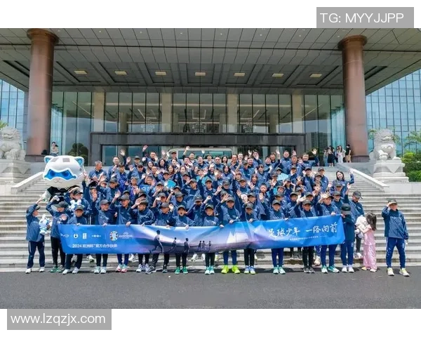 青足球训助力青少年成长培养团队精神与竞技能力的全面发展